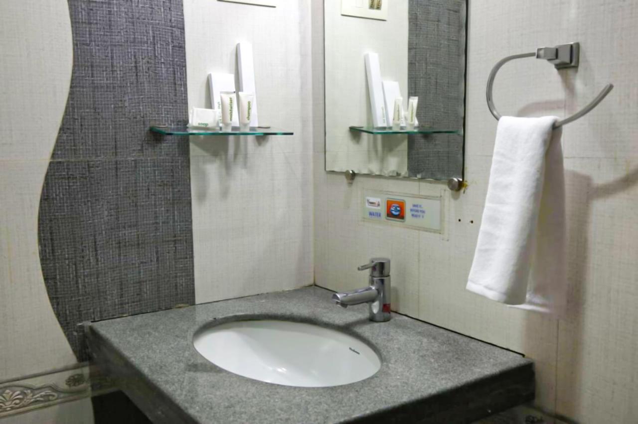 Fabhotel Sai Prasad Apartments Bombaj Zewnętrze zdjęcie